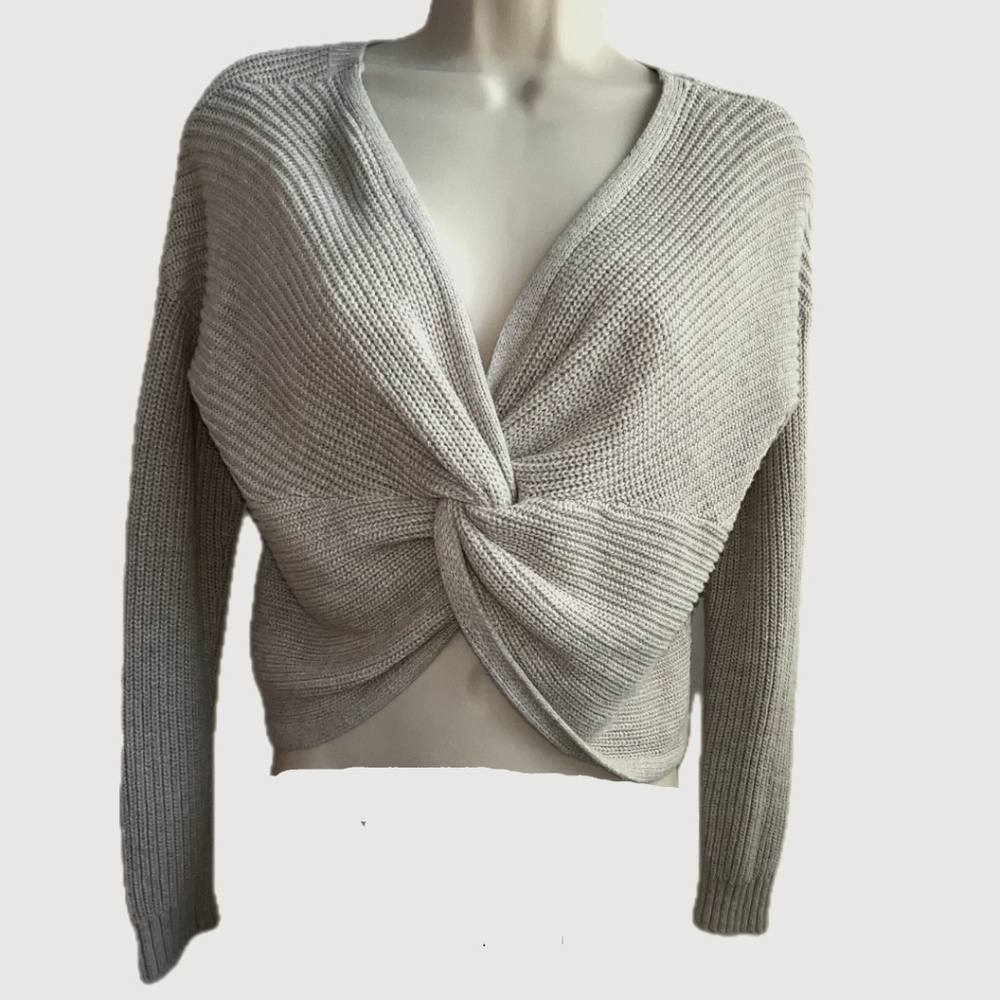 Hollister Cream Long sleeve Sweater